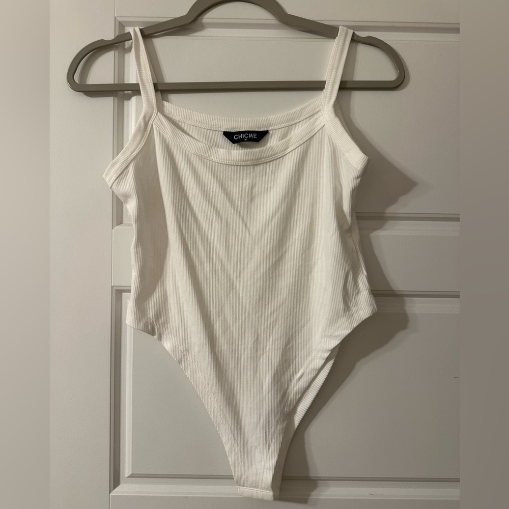 Chic White Ribbed Bodysuit